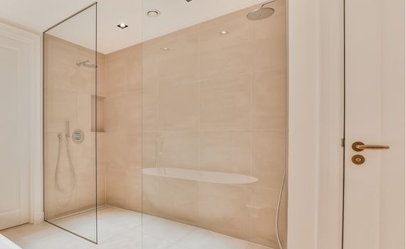 Barrierefrei umbauen und Kosten sparen: Erfahren Sie, welche Zuschüsse und staatlichen Förderungen Ihnen für den Badumbau zustehen.